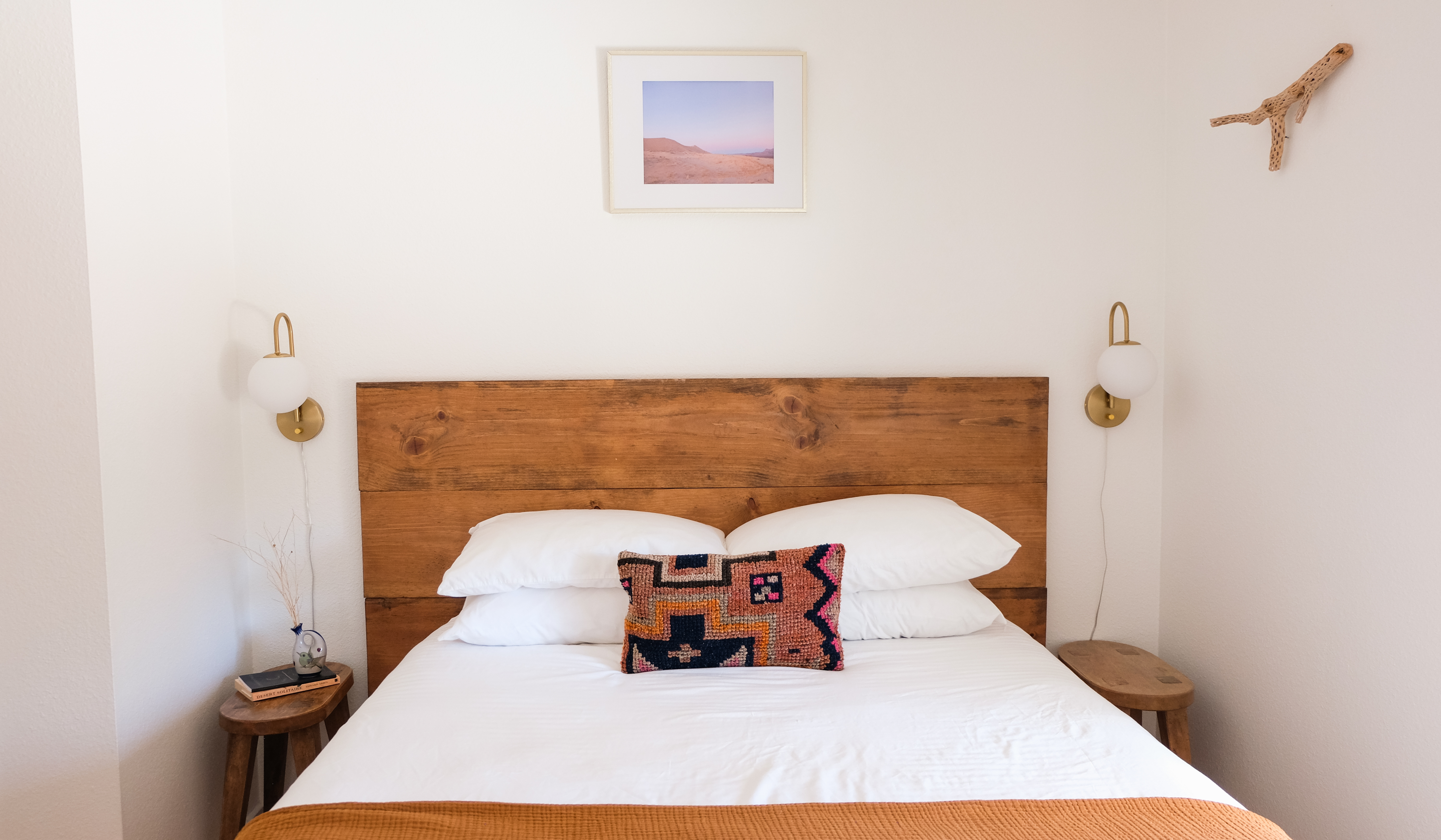 Relaxed and spacious bedroom